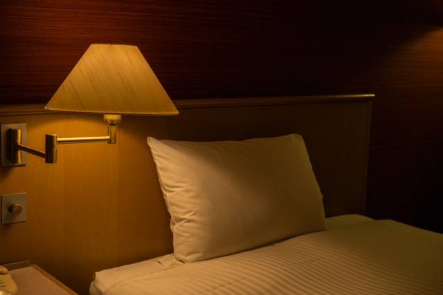 ロッキン2024ホテル予約いつから？穴場の格安ホテルどこかも紹介！ブログ記事に挿入するホテルの枕の画像