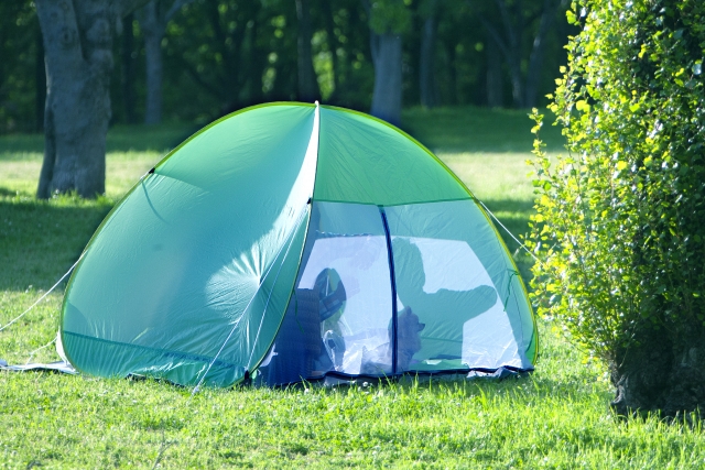 よみうりランドプールの場所取りは何時から並ぶ？無料日陰スペースにテント必要かも紹介！ブログ記事に挿入するテントの画像