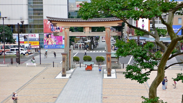 宇都宮二荒山神社の初詣2026屋台はいつまで？何時から何時までで出店場所どこ？ブログ記事に挿入する二荒山神社の階段から撮影した画像